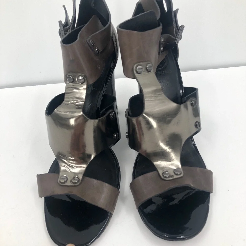 Tory Burch black and silver strap he'll size‎ 9.5M